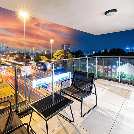 Luxury 2br Penthouse-1, Private Terrace, Center, Free Parking * Leeds (West Yorkshire)