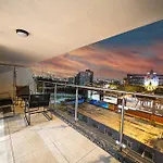 Luxury 2br Penthouse-1, Private Terrace, Center, Free Parking Apartment Leeds (West Yorkshire)