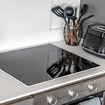 Luxury 2br Penthouse-1, Private Terrace, Center, Free Parking *