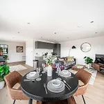 شقة Luxury 2br Penthouse-1, Private Terrace, Center, Free Parking