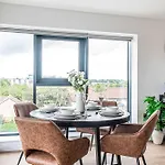 شقة Luxury 2br Penthouse-1, Private Terrace, Center, Free Parking