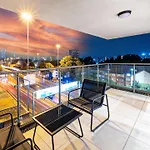 Luxury 2br Penthouse-1, Private Terrace, Center, Free Parking * Leeds (West Yorkshire)