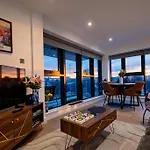 Luxury 2br Penthouse-1, Private Terrace, Center, Free Parking