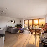 Luxury 2br Penthouse-1, Private Terrace, Center, Free Parking * Leeds (West Yorkshire)