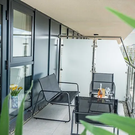 Luxury 2br Penthouse-1, Private Terrace, Center, Free Parking * Leeds (West Yorkshire)