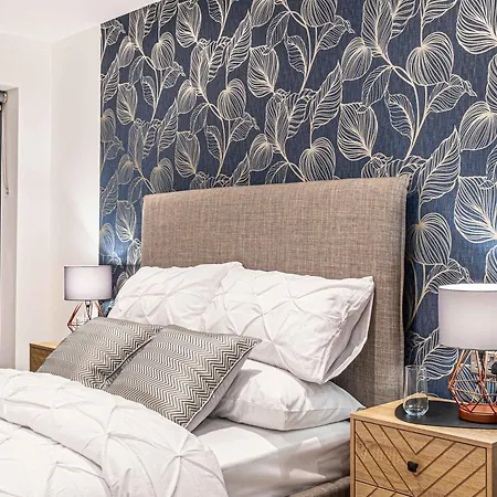 Luxury 2br Penthouse-1, Private Terrace, Center, Free Parking Appartement *