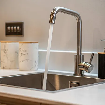 Luxury 2br Penthouse-1, Private Terrace, Center, Free Parking *