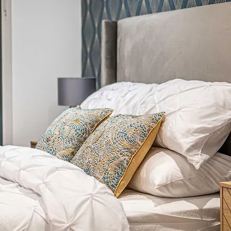 Luxury 2br Penthouse-1, Private Terrace, Center, Free Parking Appartement *