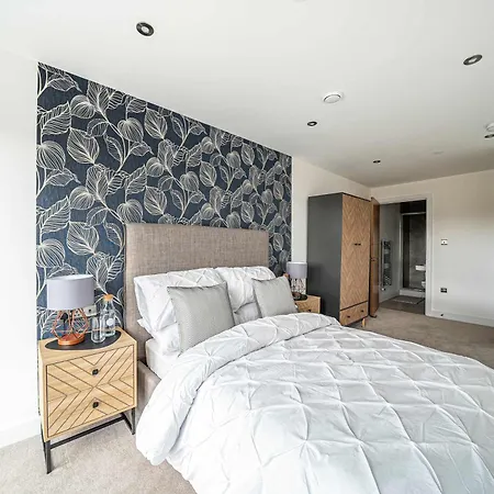 Luxury 2br Penthouse-1, Private Terrace, Center, Free Parking Appartement Leeds (West Yorkshire)