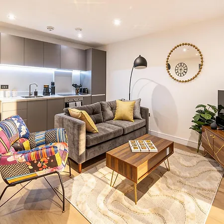 Luxury 2br Penthouse-1, Private Terrace, Center, Free Parking