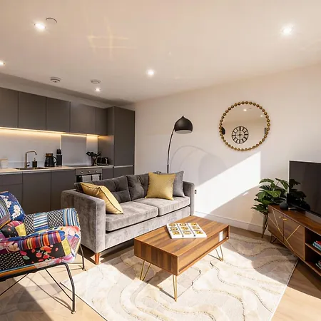 Luxury 2br Penthouse-1, Private Terrace, Center, Free Parking