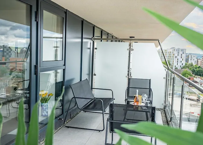 Luxury 2br Penthouse-1, Private Terrace, Center, Free Parking * Лідс