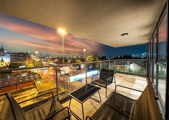 Luxury 2br Penthouse-1, Private Terrace, Center, Free Parking * Лідс