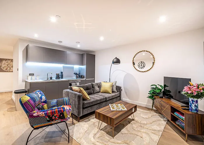 Luxury 2br Penthouse-1, Private Terrace, Center, Free Parking