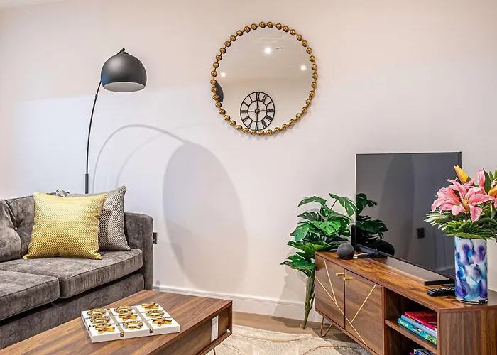 Luxury 2br Penthouse-1, Private Terrace, Center, Free Parking * Лідс