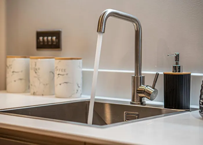 Luxury 2br Penthouse-1, Private Terrace, Center, Free Parking *