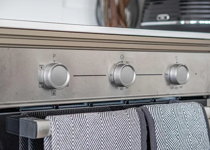 Luxury 2br Penthouse-1, Private Terrace, Center, Free Parking