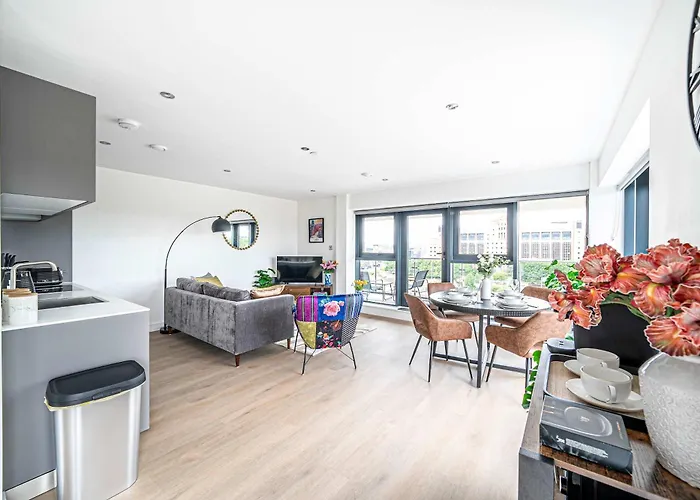 Апартаменти Luxury 2br Penthouse-1, Private Terrace, Center, Free Parking *