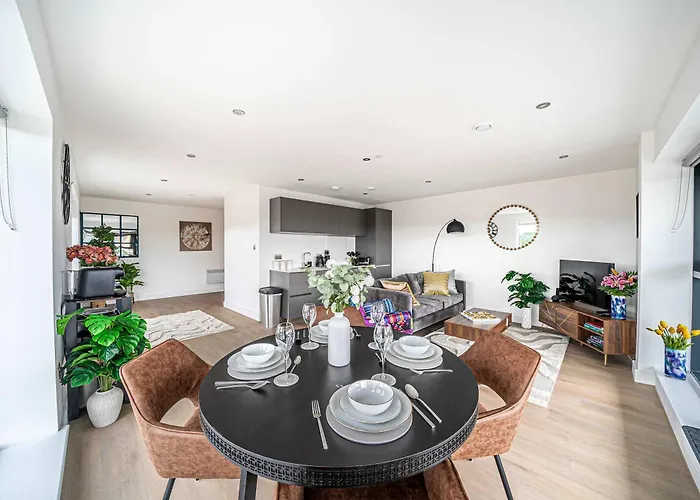 Апартаменти Luxury 2br Penthouse-1, Private Terrace, Center, Free Parking