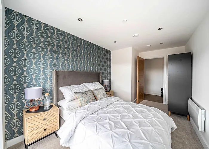 Luxury 2br Penthouse-1, Private Terrace, Center, Free Parking * Лідс