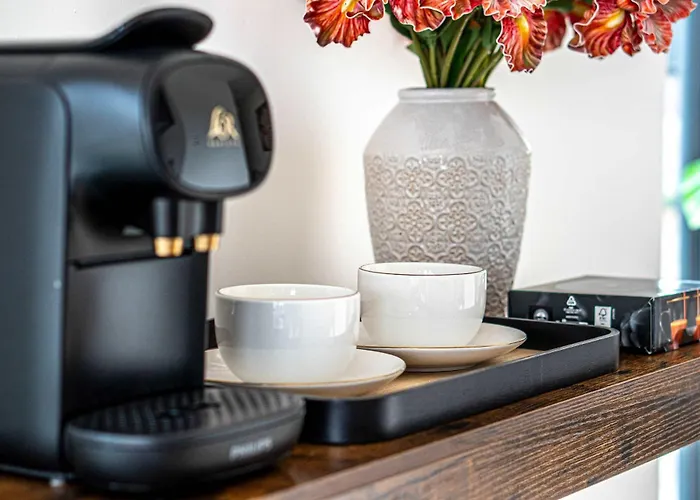 Luxury 2br Penthouse-1, Private Terrace, Center, Free Parking *