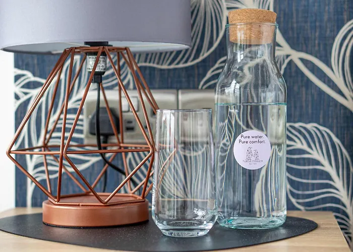 Апартаменти Luxury 2br Penthouse-1, Private Terrace, Center, Free Parking Лідс