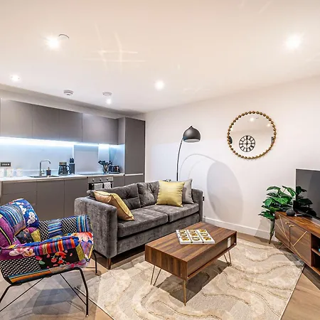 Luxury 2br Penthouse-1, Private Terrace, Center, Free Parking