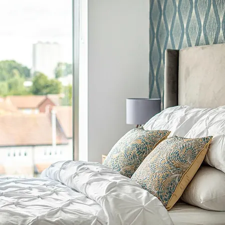 Luxury 2br Penthouse-1, Private Terrace, Center, Free Parking Leeds (West Yorkshire)