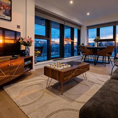 Luxury 2br Penthouse-1, Private Terrace, Center, Free Parking Apartament Leeds (West Yorkshire)